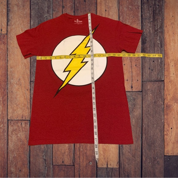 The Flash DC Comics Batman Six Flags Shirt Rare Logo Superman Halloween Costume - Picture 3 of 5
